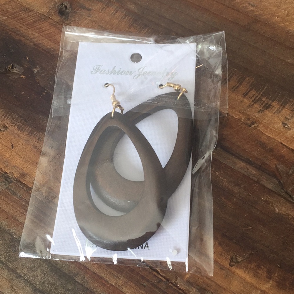 LAST ONE!👆🏼🆕🔅boho Wooden Teardrop Earrings - Picture 5 of 5